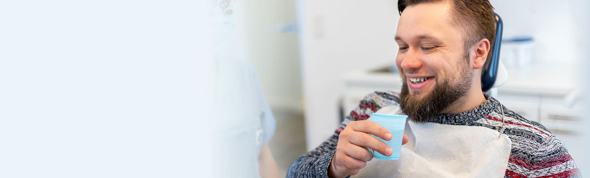 Wenn es beim Zähneputzen blutet hilft die Zahnarztpraxis Lübeck