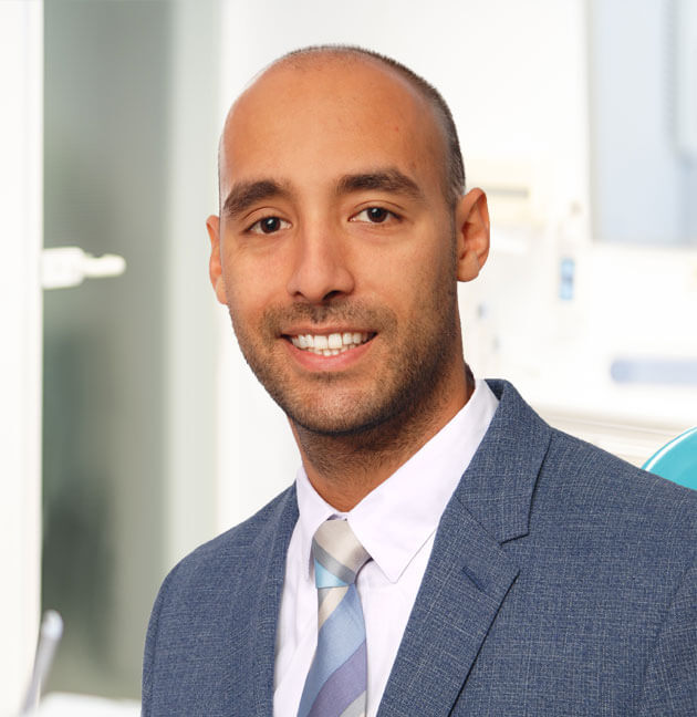 Zahnarzt Kiel - Zahnarztpraxis Wurzelwerk - Dr. David Christofzik Zahnarztpraxis Norden | DDent Praxisverbund